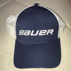Fitted Bauer hockey hat